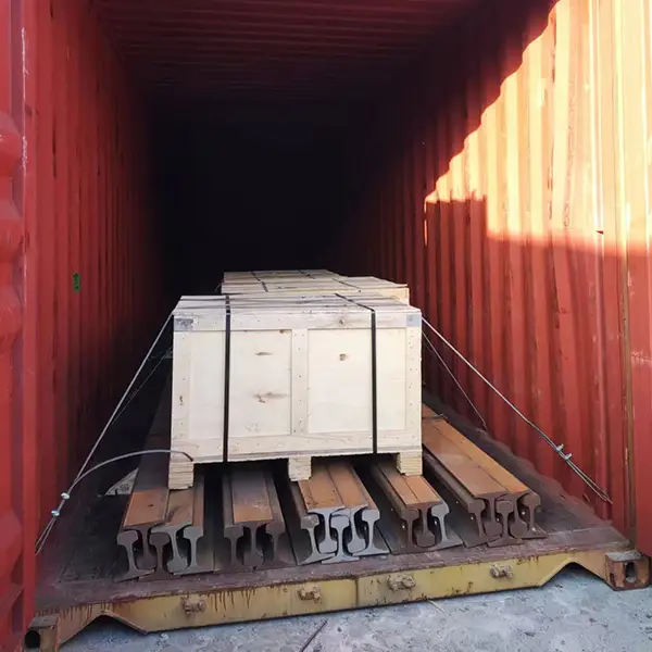 60E1 rails in export container